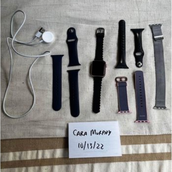 Apple Watch series 2 rose gold 38 mm - Picture 1 of 5